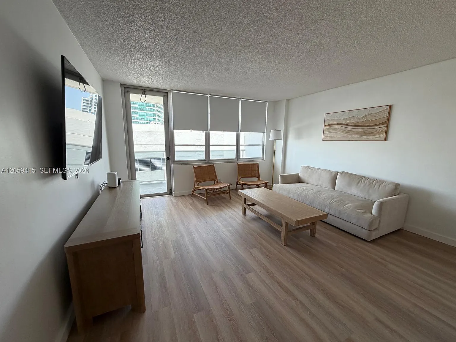 Sea Air Towers Condo — Photo 2