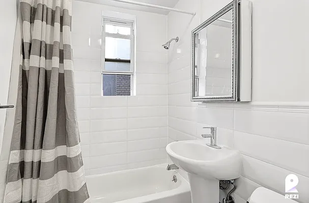 Rented by REZI | media 53