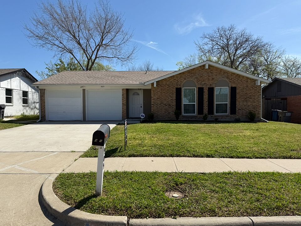 1st image of 905 Mardi Gras Ln