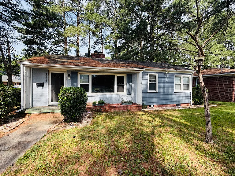 211 Causey Ave — Photo 1