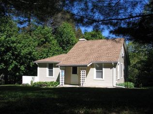 32 Rochdale Rd, Poughkeepsie, NY 12603