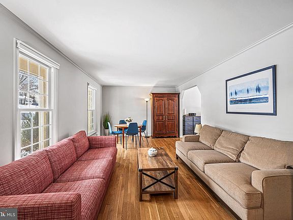 3rd image of 3205 Llewellyn Field Rd