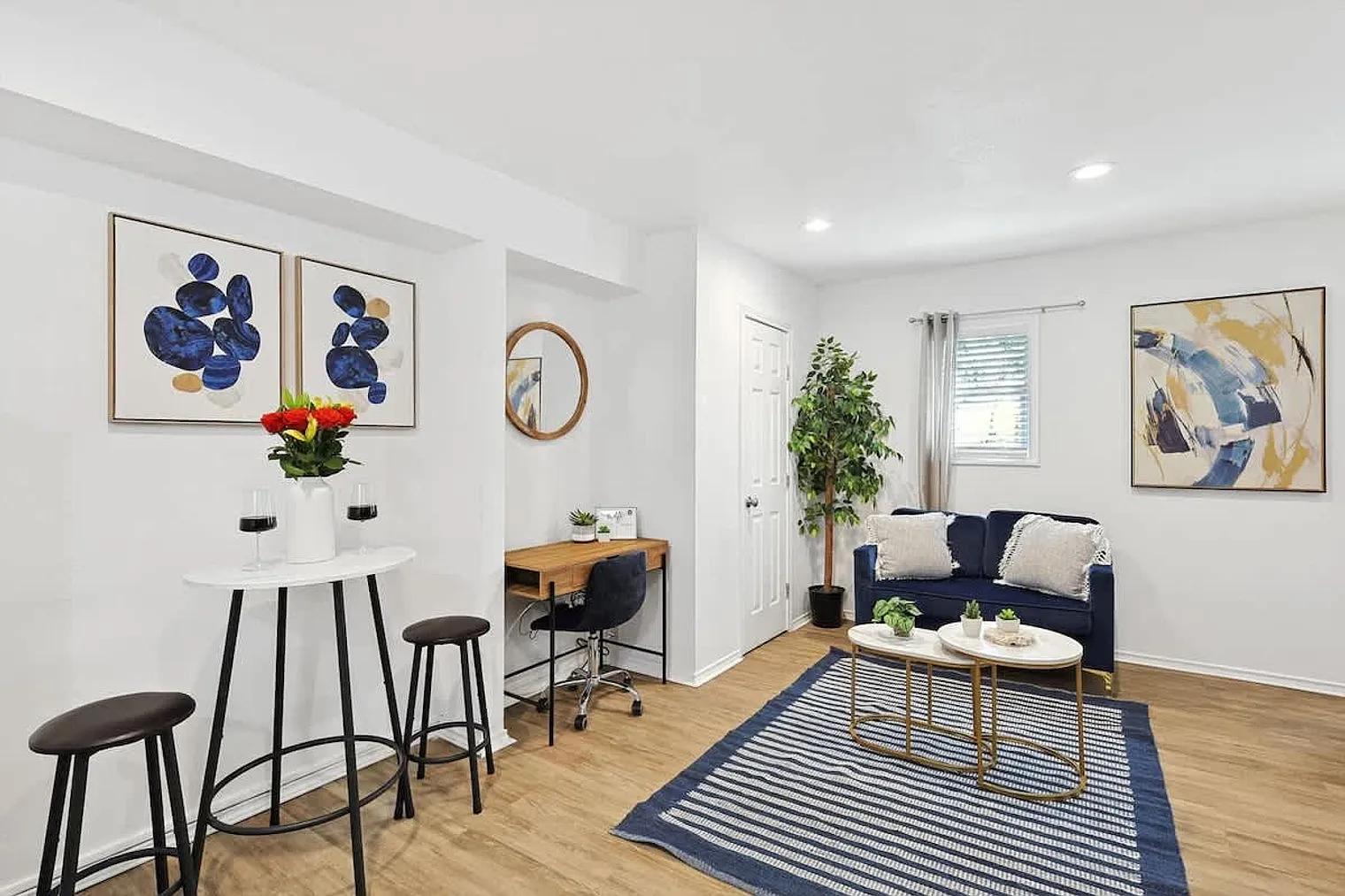 1 bed, 1.0 bath, 699 sqft, $2,598 — Photo 3
