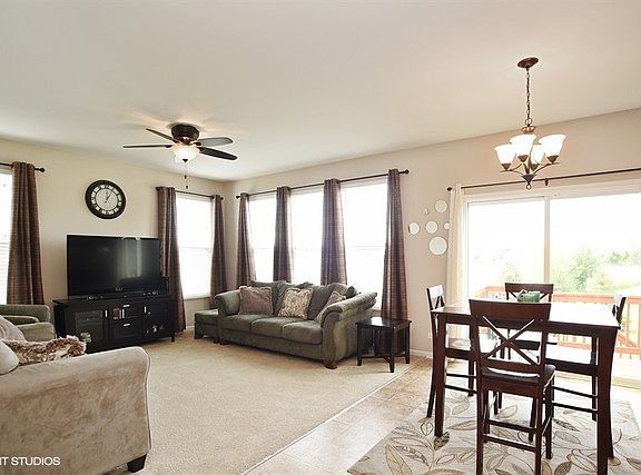 3rd image of 314 Bedford Ln