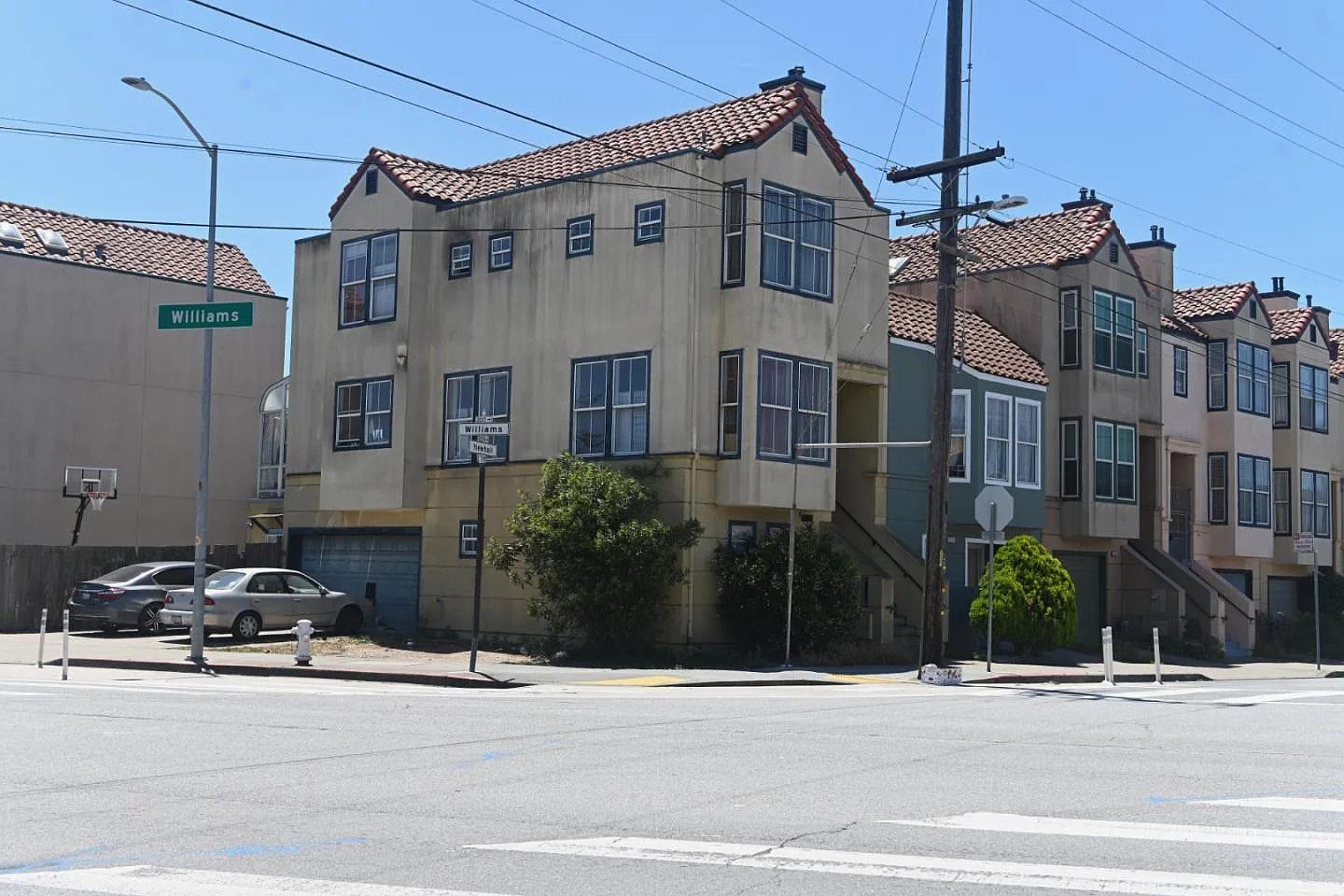 2505 Newhall St - Photo 2