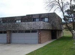 3588 Neerpark Dr, Lincoln, NE 68506