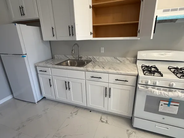 62 Cambridge Avenue image 1 of 7