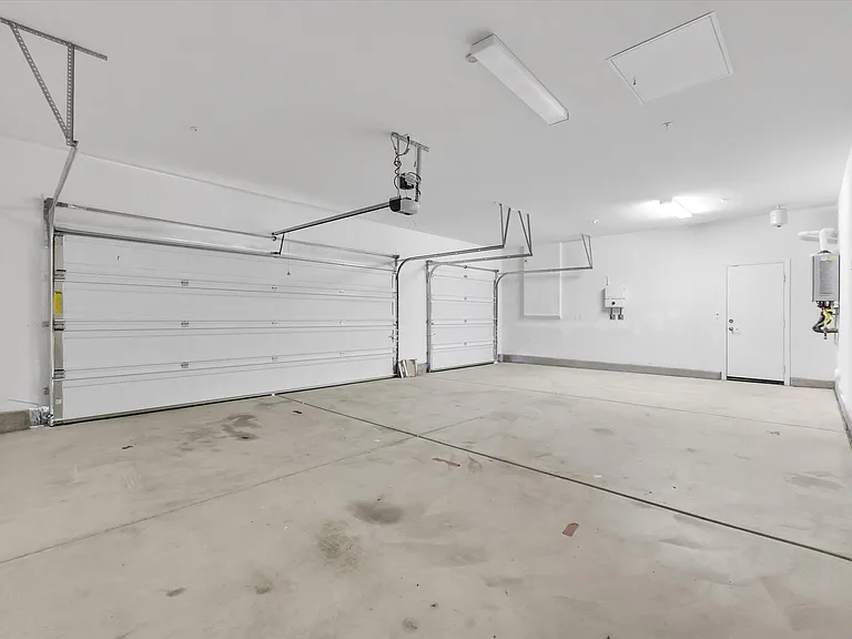 2978 E Penny Ln — Photo 12