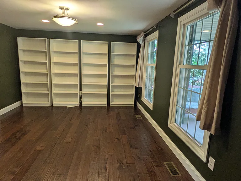 Streamvale Cir — Photo 26