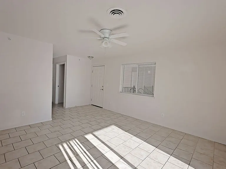 257 Robbins Ave — Photo 10