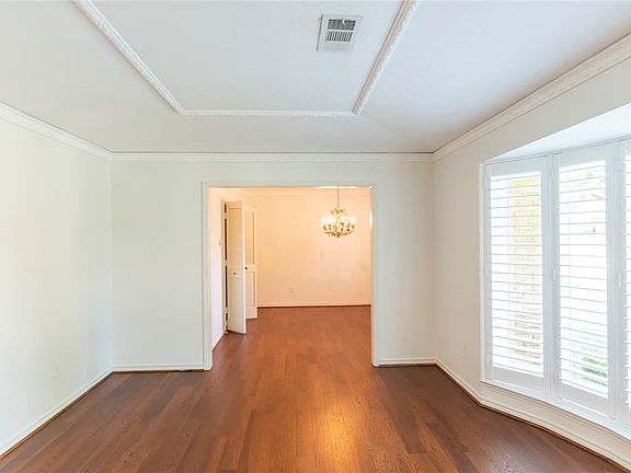 4th image of 7208 Hillwood Ln