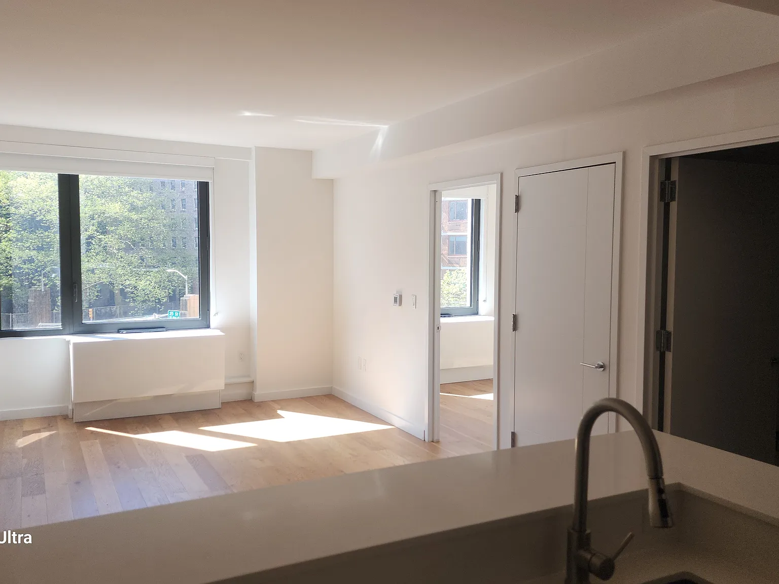 445 West 35th Street — Photo 2