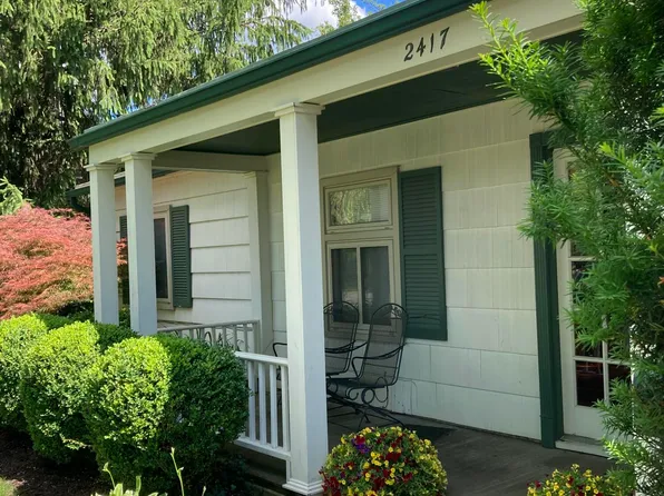 2417 N Circle Dr, Ann Arbor, MI 48103