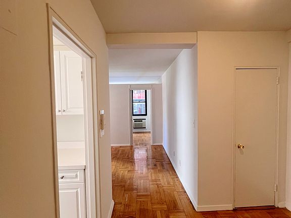 3rd image of 250 E 39th St APT 8A
