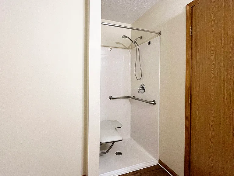 175 W Lind St — Photo 12