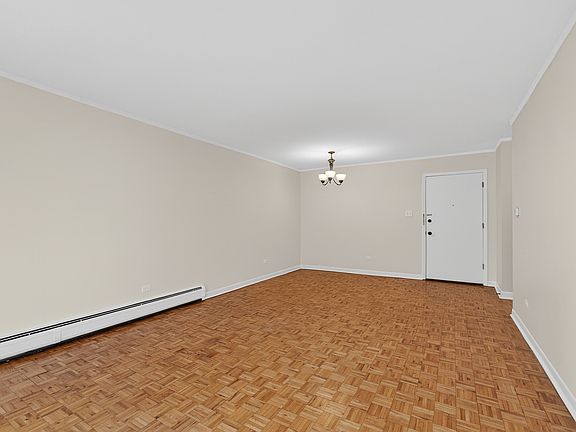 5th image of 543 Burlington Ave APT 204