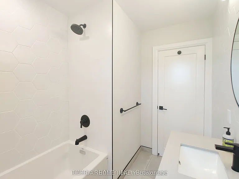 55 Glen Agar Dr — Photo 11