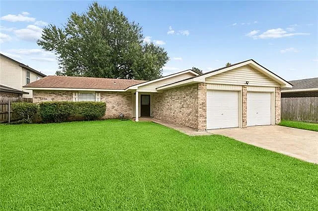 3 bed, 2.0 bath, 1471 sqft, $1,750 — Photo 2