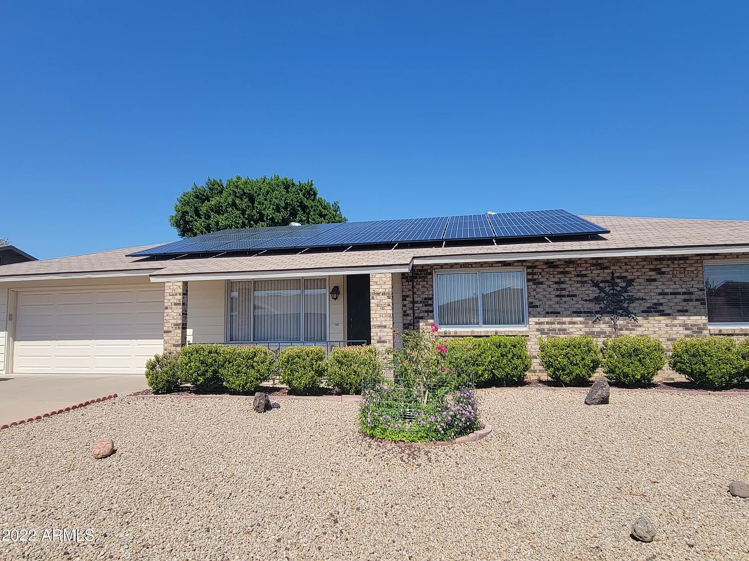 3 bed, 2.0 bath, 1528 sqft, $2,400 — Photo 1