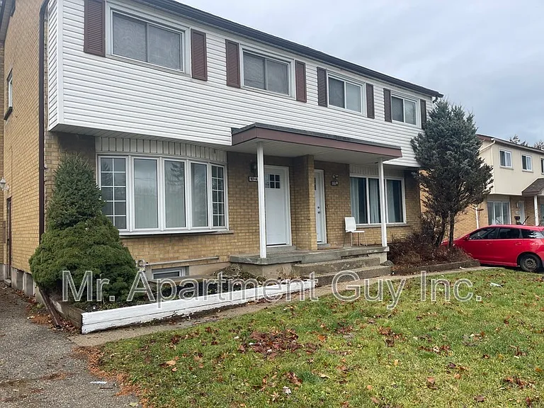 161 Weber St N — Photo 5