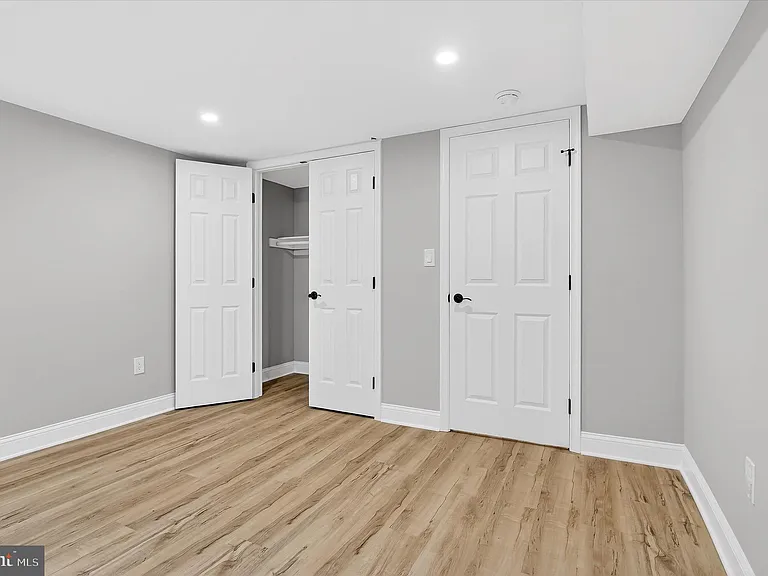 1607 N Glebe Rd — Photo 34