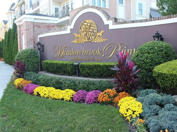 347 Trotting Lane #347, Westbury, NY 11590
