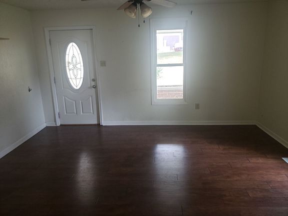 5th image of 903 10th Ave
