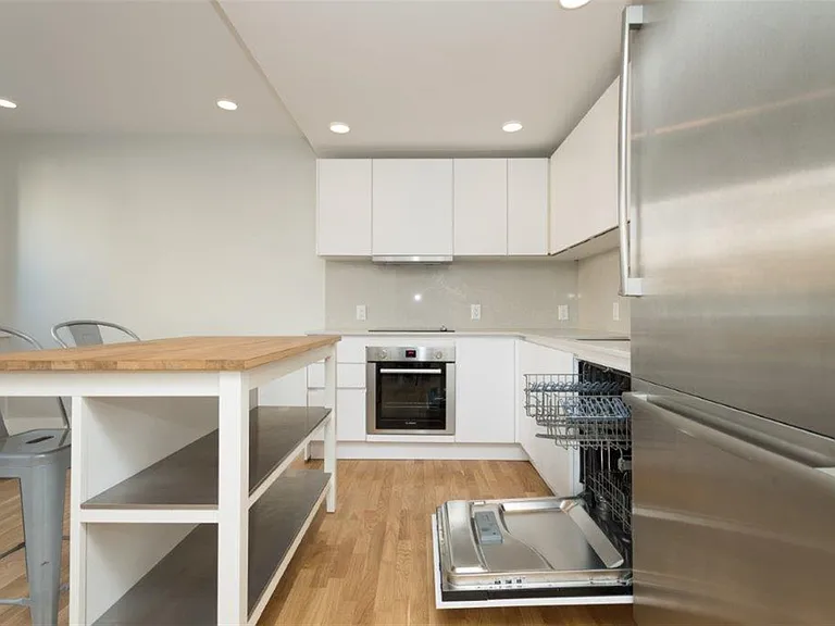 338 Harvard St #2 — Photo 3