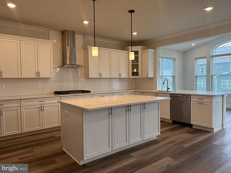 1407 Pinkerton St — Photo 3