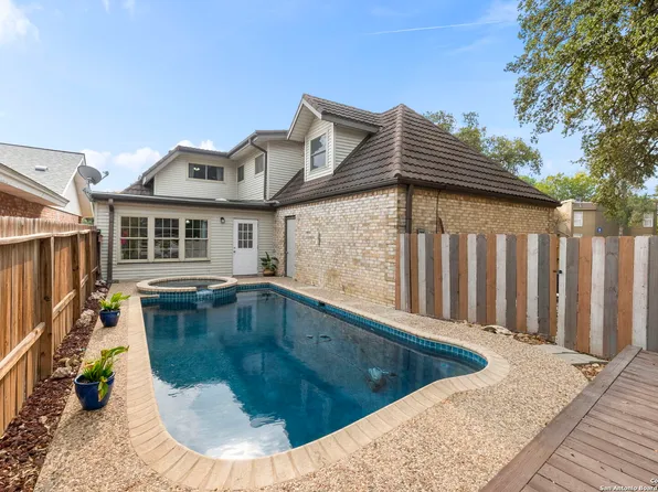 5203 Metcalf, Windcrest, TX 78239