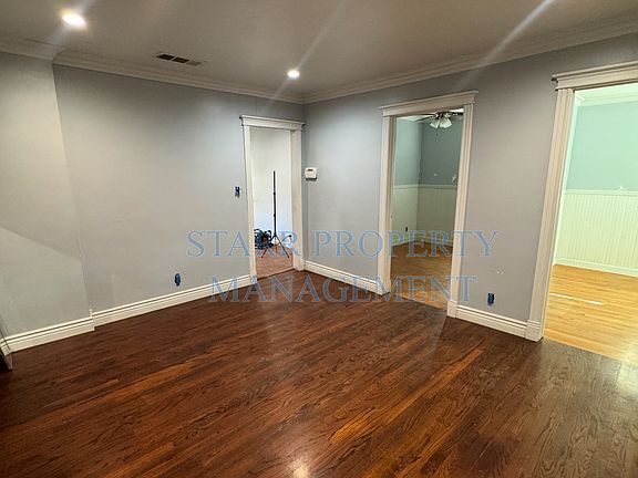 3rd image of 2053 E Myrtle St