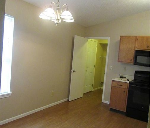 4th image of 7346 Woodside Dr