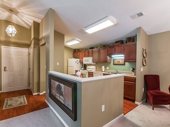 2nd image of 3086 Westminster Dr APT 207