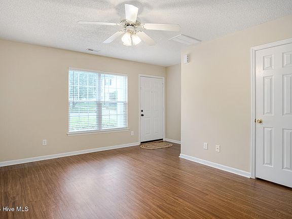 5th image of 338 Bracken Place