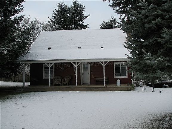 Front yard view in snow