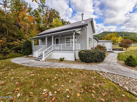 2nd image of 634 Old Cedar Creek Rd