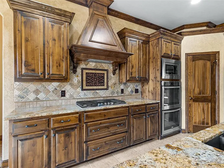 1317 Bluff Springs Dr — Photo 13