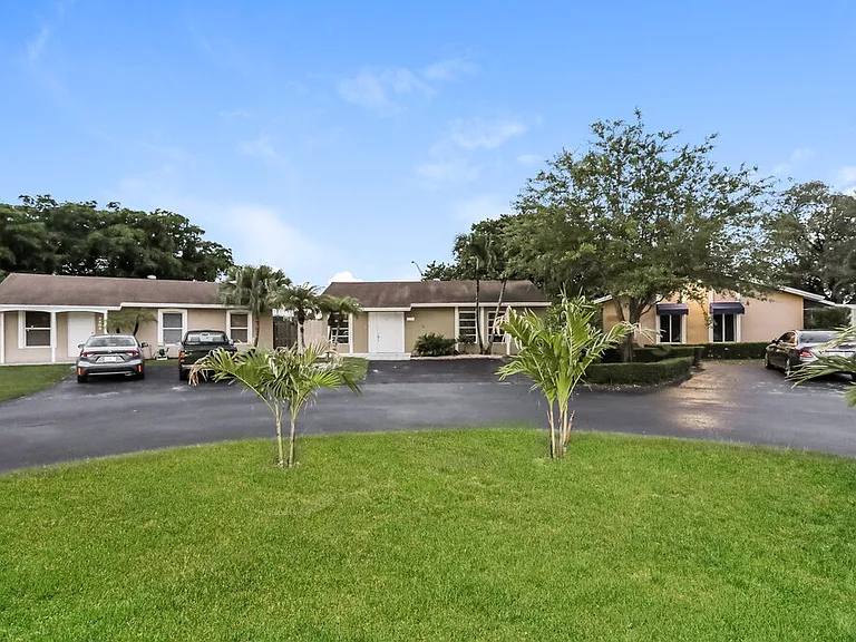 4205 SW 137th Ct — Photo 25