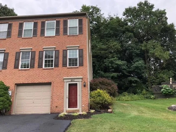 601 Rockwood Dr, Elizabethtown, PA 17022