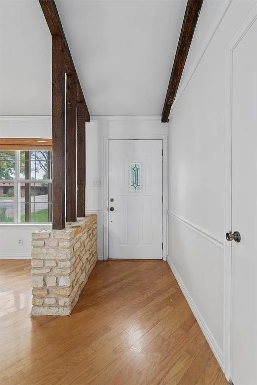 3 bed, 2.0 bath, 1711 sqft, $1,950 — Photo 3