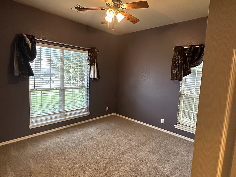 3901 Mayfair Dr — Photo 16