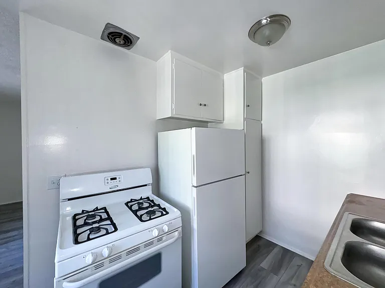 638 S Marengo Ave #6 — Photo 6