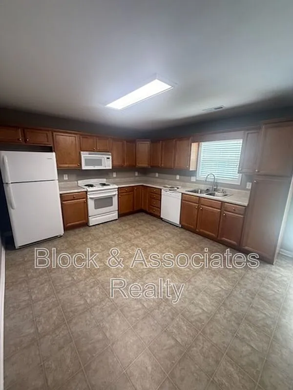 2 bed, 2.5 bath, $1,395 — Photo 2