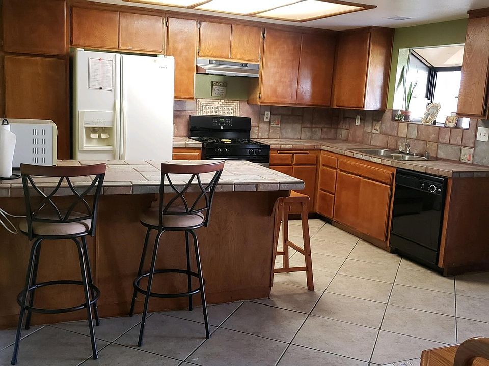 2nd image of 43723 Santa Rosa Cir