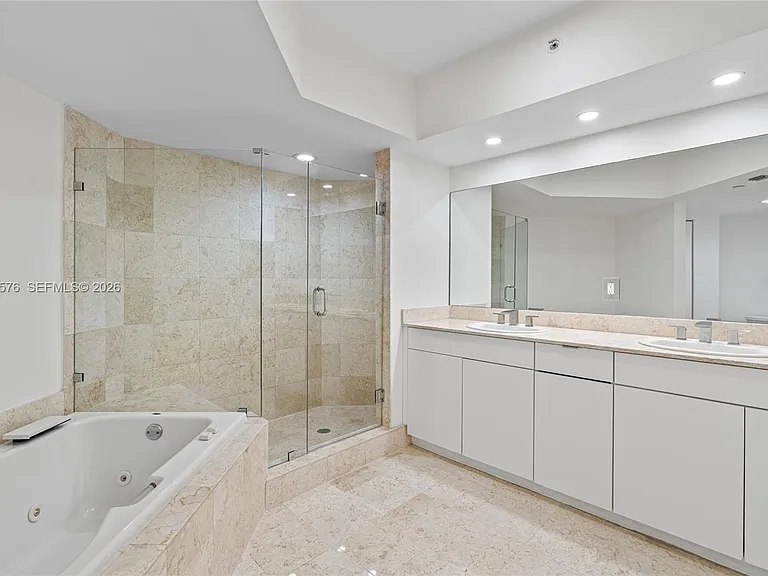 21055 Yacht Club Dr #1903 — Photo 8