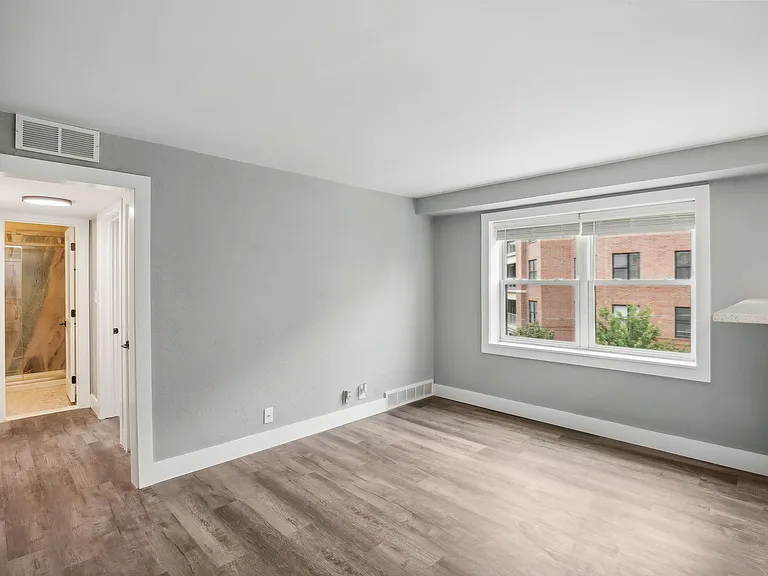 Broadway 46 Apartments — Photo 62