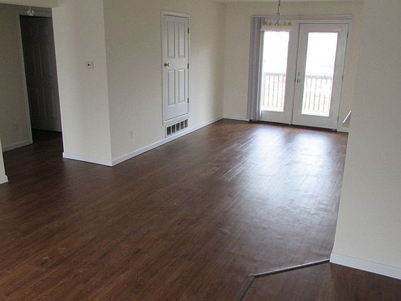 2nd image of 2826 Hemlock Ct APT B