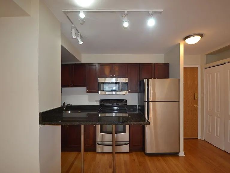4180 Marine Terrace Apartments — Photo 104