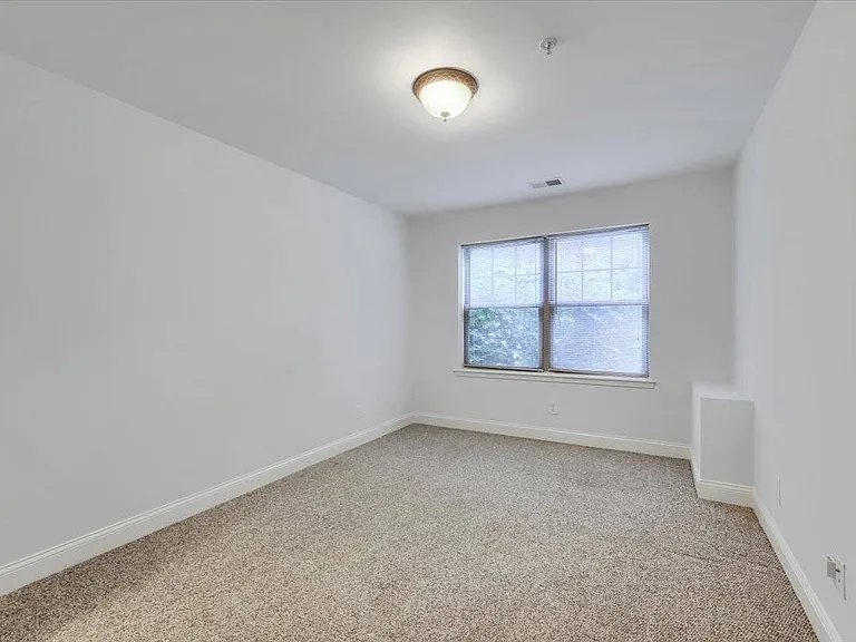 Stewart Woods Apartments — Photo 11