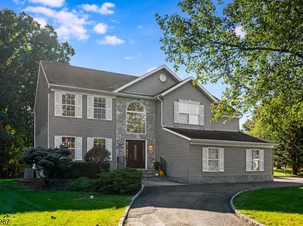 2 Quincy Dr, Jefferson Twp., NJ 07438